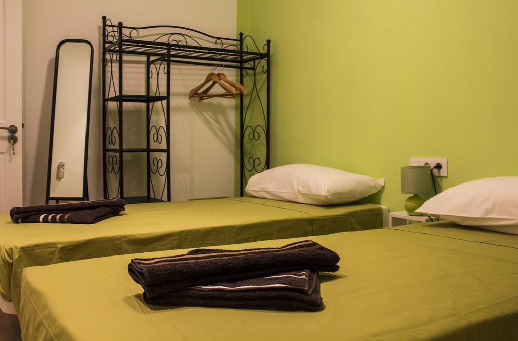 Colors Rooms Valencia Room photo